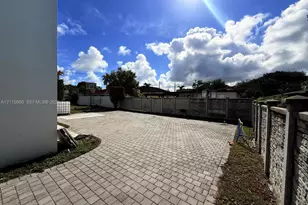 1530 NW 60th St, Miami, FL 33142 - Photo 15