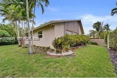 417 SE 4th St, Dania Beach, FL 33004 - Photo 15