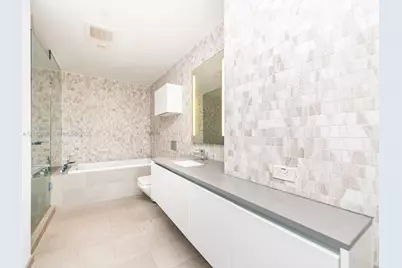 68 SE 6th St #1906, Miami, FL 33131 - Photo 29