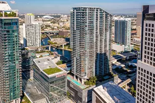 68 SE 6th St, Miami, FL 33131 - Photo 35