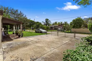 2007 NW 89th St, Miami, FL 33147 - Photo 3