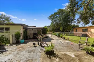 2007 NW 89th St, Miami, FL 33147 - Photo 7