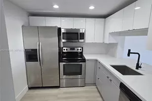 486 NW 165th St Rd, Miami, FL 33169 - Photo 3
