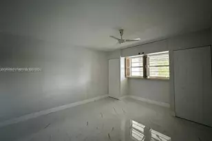 5003 NW 35th St, Lauderdale Lakes, FL 33319 - Photo 9