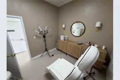 Med Spa N For Sale, Pembroke Pines, FL 33028 - Photo 7