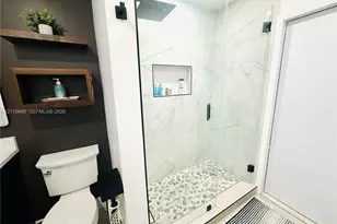 18438 NW 9th St, Pembroke Pines, FL 33029 - Photo 13