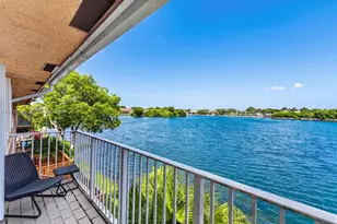 3271 NW 44th St, Oakland Park, FL 33309 - Photo 27