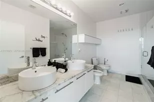 888 Biscayne Blvd, Miami, FL 33132 - Photo 21