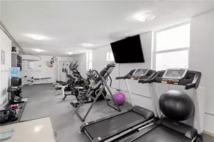 720 Collins Ave, Miami Beach, FL 33139 - Photo 23