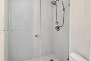 2030 S Ocean Dr, Hallandale Beach, FL 33009 - Photo 15
