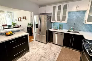 900 Bay Dr, Miami Beach, FL 33141 - Photo 3