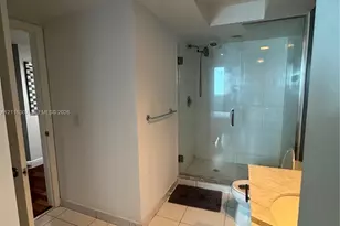 55 SE 6th St, Miami, FL 33131 - Photo 5