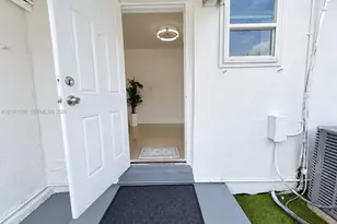 9494 SW 39th St, Miami, FL 33165 - Photo 5