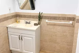1510 N 73rd Way, Hollywood, FL 33024 - Photo 5