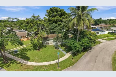 2219 SW 68th Ter, Miramar, FL 33023 - Photo 37