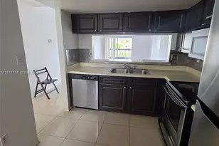 855 SW 113th Way, Pembroke Pines, FL 33025 - Photo 9