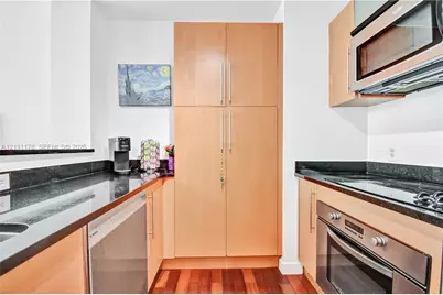 300 S Biscayne Blvd #T-1405, Miami, FL 33131 - Photo 11