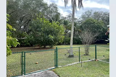 16425 SW 75th Ave, Palmetto Bay, FL 33157 - Photo 3