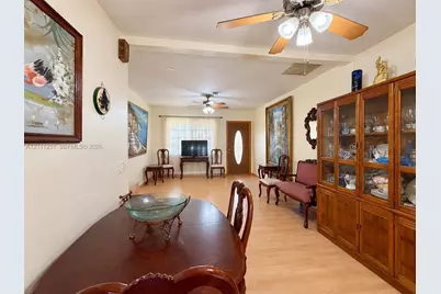 201 NW 61st Ave, Miami, FL 33126 - Photo 7