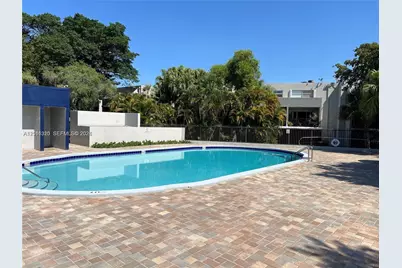 10 NW 87th Ave #B211, Miami, FL 33172 - Photo 1