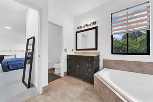 9770 NW 10th St, Miami, FL 33172 - Photo 25