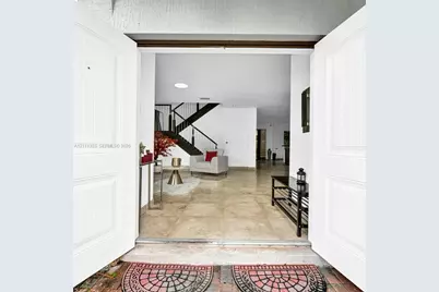 9770 NW 10th St, Miami, FL 33172 - Photo 7