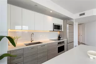 121 NE 34th St, Miami, FL 33137 - Photo 7