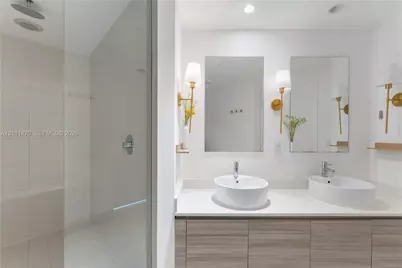121 NE 34th St #2204, Miami, FL 33137 - Photo 17