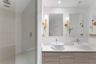 121 NE 34th St, Miami, FL 33137 - Photo 17