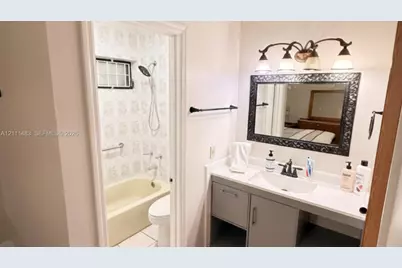10417 NW 129th St #Main, Hialeah Gardens, FL 33018 - Photo 11