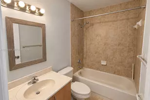 12025 S Las Palmas Dr, Pembroke Pines, FL 33025 - Photo 23