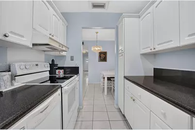 1010 E Circle Ter E #A, Delray Beach, FL 33445 - Photo 17