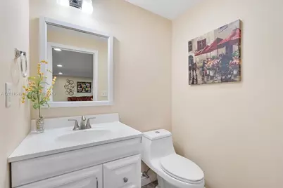 7120 W 17th Ct, Hialeah, FL 33014 - Photo 17
