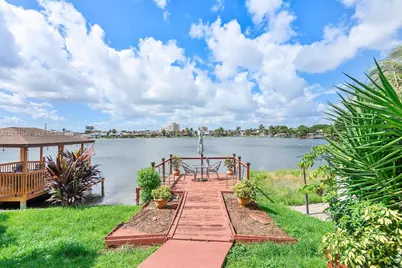 7120 W 17th Ct, Hialeah, FL 33014 - Photo 3