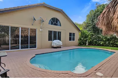 694 SW 159th Ln, Pembroke Pines, FL 33027 - Photo 43