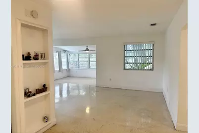18280 NE Glades Dr, North Miami Beach, FL 33162 - Photo 17
