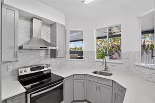 14423 SW 28th St, Miami, FL 33175 - Photo 9