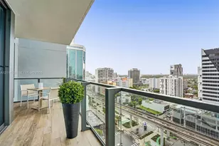 88 SW 7th St, Miami, FL 33130 - Photo 15