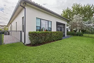 1034 SW 113th Ave, Pembroke Pines, FL 33025 - Photo 23