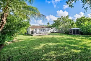 740 NE 112th St, Biscayne Park, FL 33161 - Photo 3