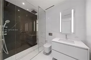 300 Biscayne Blvd Way, Miami, FL 33131 - Photo 27