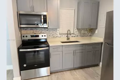 1337 NW 1st St #6, Miami, FL 33125 - Photo 7