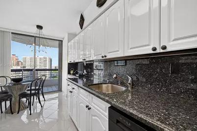 19195 NE 36th Ct #2202, Aventura, FL 33180 - Photo 9
