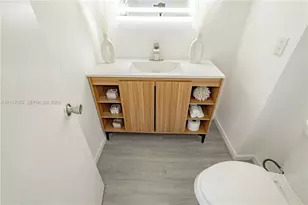 16400 NE 17th Ave, North Miami Beach, FL 33162 - Photo 23