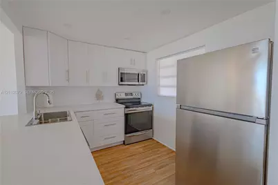 16400 NE 17th Ave #601, North Miami Beach, FL 33162 - Photo 9