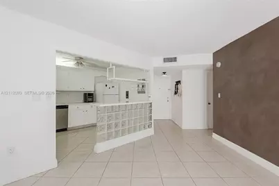 2750 NE 183rd St #1612, Aventura, FL 33160 - Photo 3