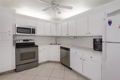 2750 NE 183rd St #1612, Aventura, FL 33160 - Photo 9