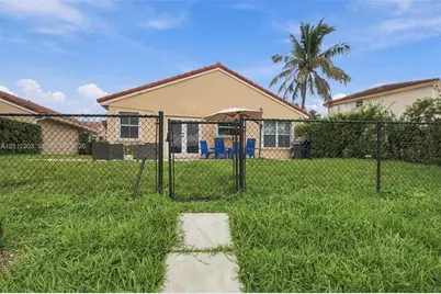 18510 NW 18th St, Pembroke Pines, FL 33029 - Photo 27