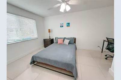525 SW 67th Ave, Miami, FL 33144 - Photo 9