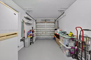 8601 SW 16th St, Pembroke Pines, FL 33025 - Photo 29